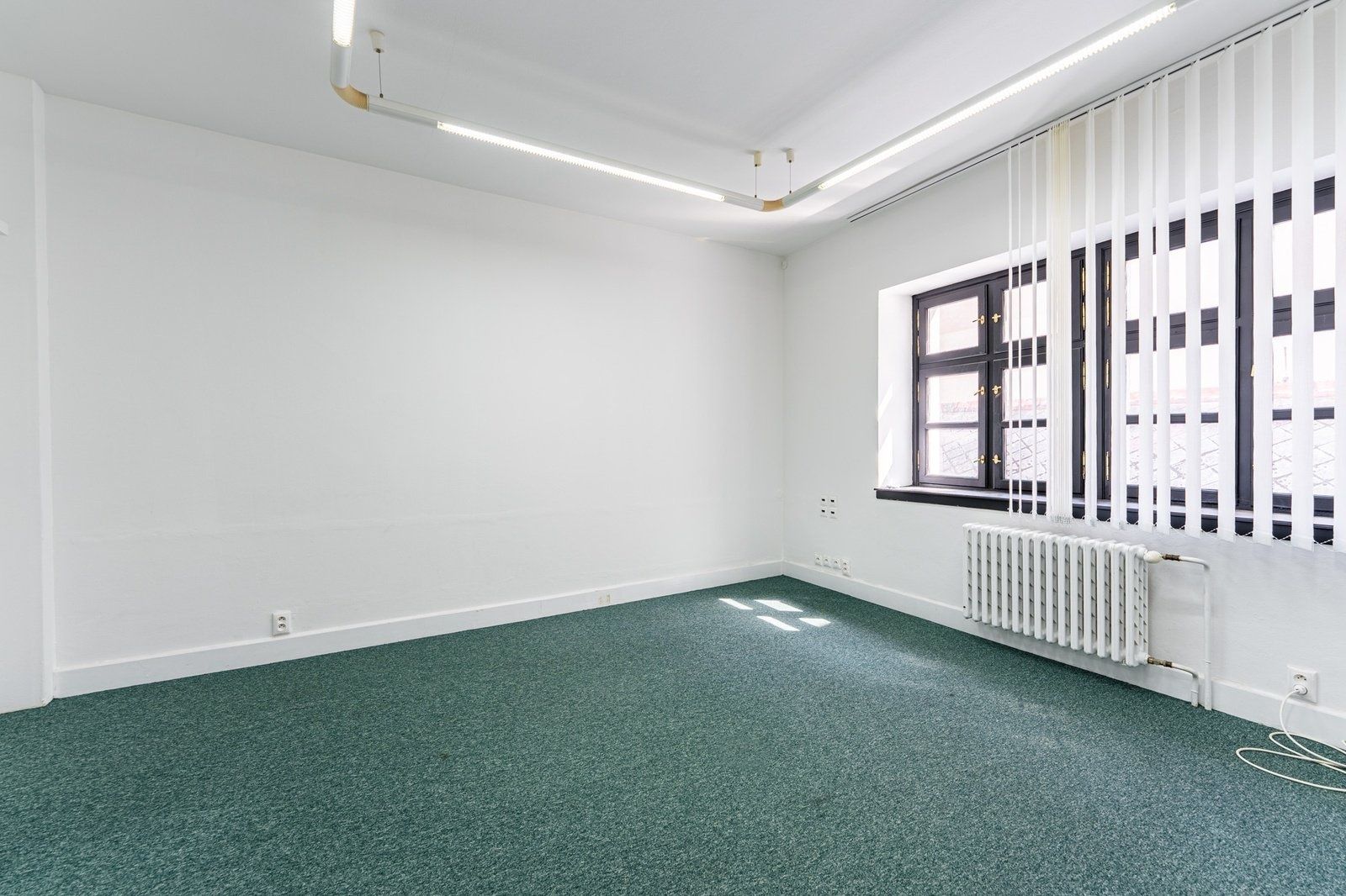 property6a94e45678187